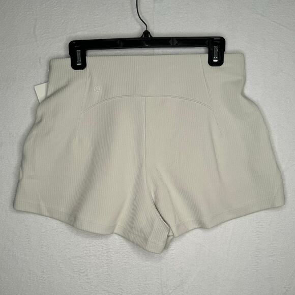 Lululemon Ribbed Softstreme HR Short 2” NWT - Bone / Size 8 - Picture 2 of 8